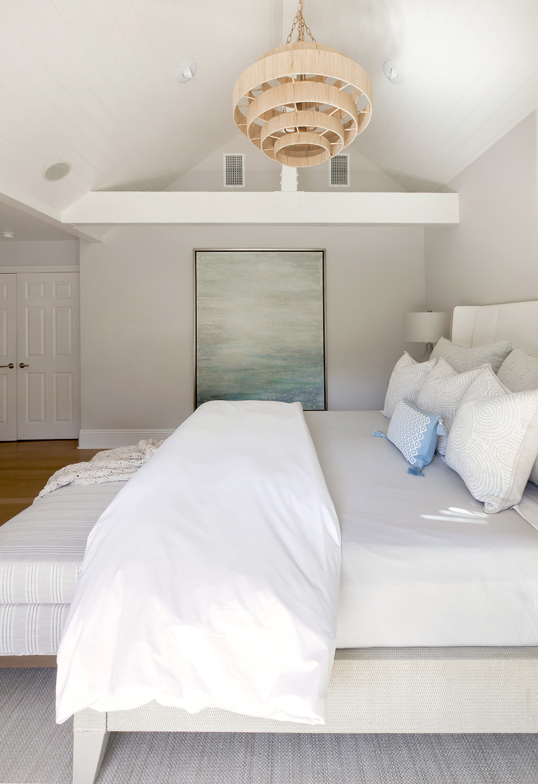 Bedroom with white color shade