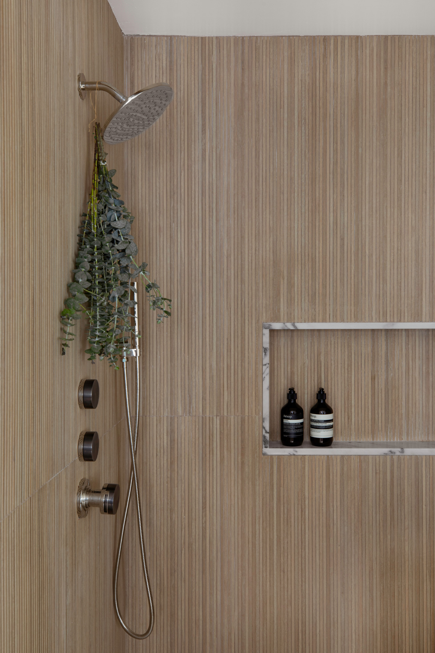 Shower faucet with three knobs