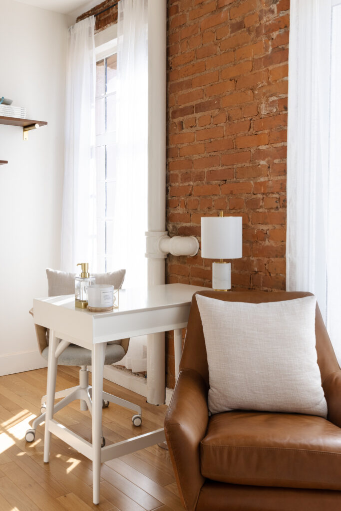 Commercial space interior decoration with maintaining chic vibes