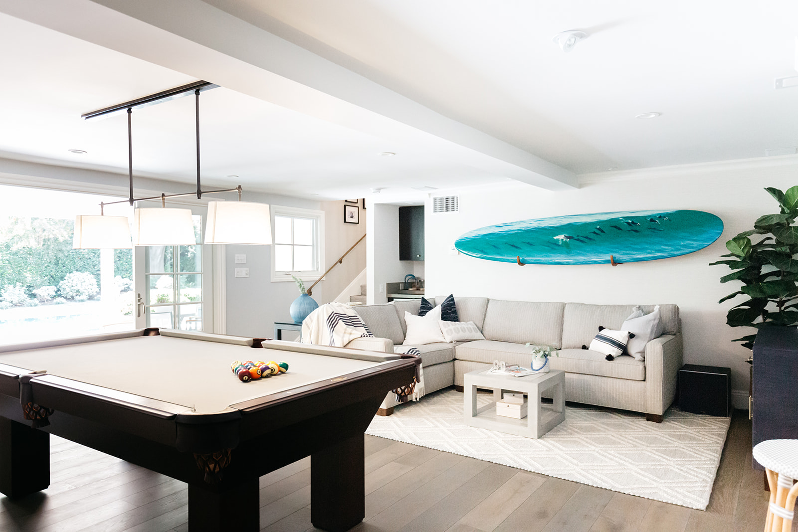 How to Infuse California Casual Style into a Functional and Stylish Kitchen